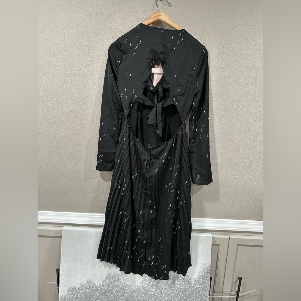NWT Avec Les Filles Lighting Bolt Long Sleeve Pleated Dress Size 4 - Picture 9 of 10